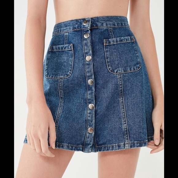 ✨Urban Outfitters Button BDG Front Denim Mini Skirt✨ - Picture 8 of 15